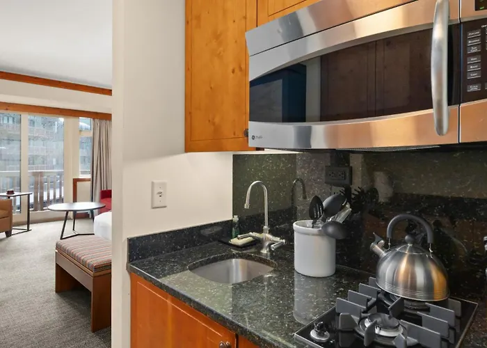 337 - Studio- Lodge At Spruce Peak -Stowe Mt Resort- Ski In Ski Out - Sleeps 4