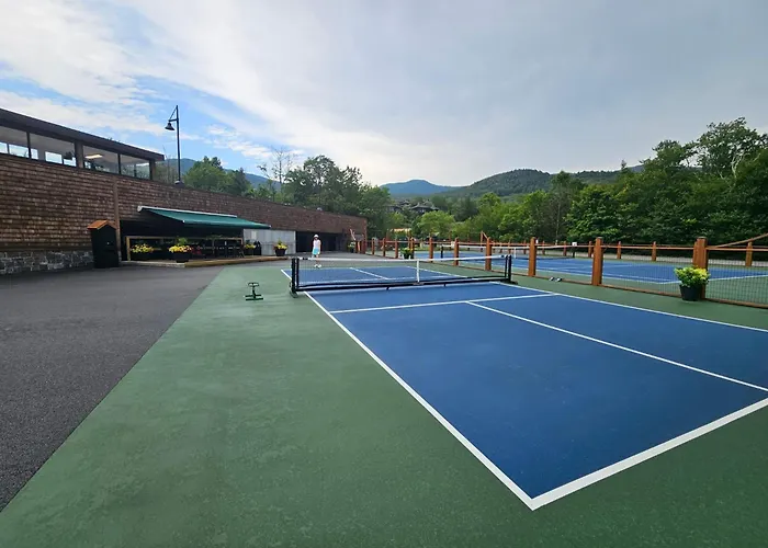1326 Studio Lodge At Spruce Peak At Stowe Mt Resort Sleeps 4